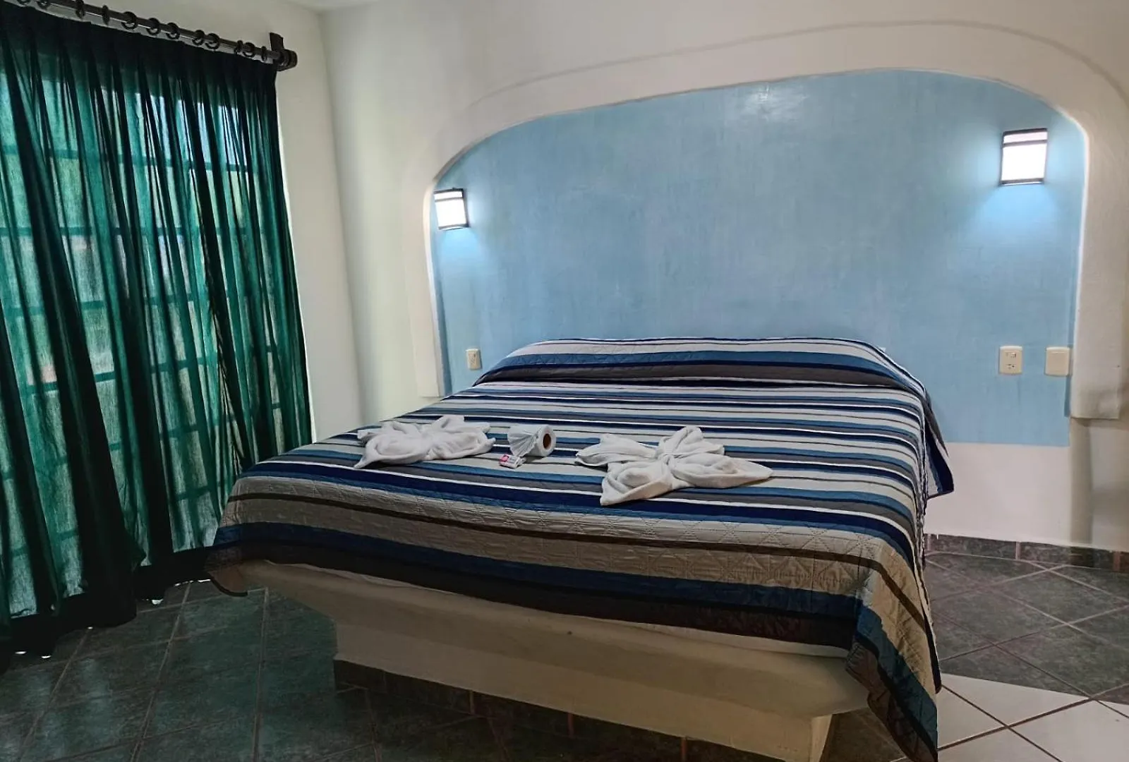 Hotel Atlantida Плая-дель-Кармен
